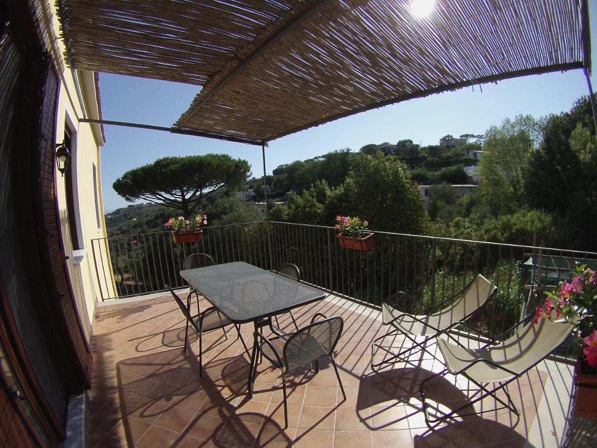 Apartamento Fondo Santa Lucia SantʼAgata sui Due Golfi Habitación foto