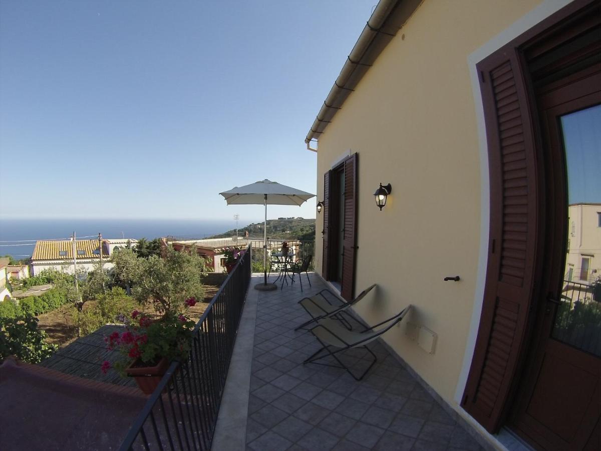 Apartamento Fondo Santa Lucia SantʼAgata sui Due Golfi Habitación foto