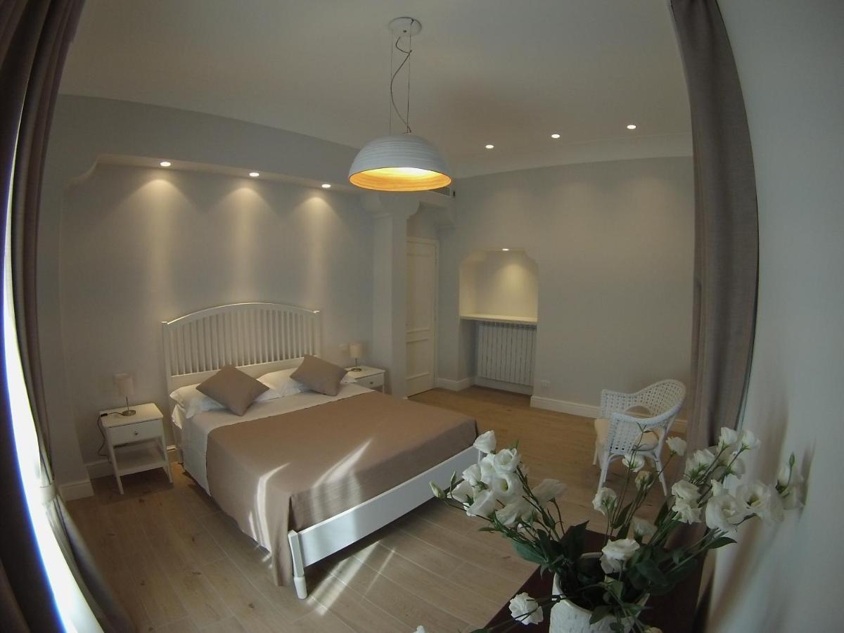 Apartamento Fondo Santa Lucia SantʼAgata sui Due Golfi Habitación foto
